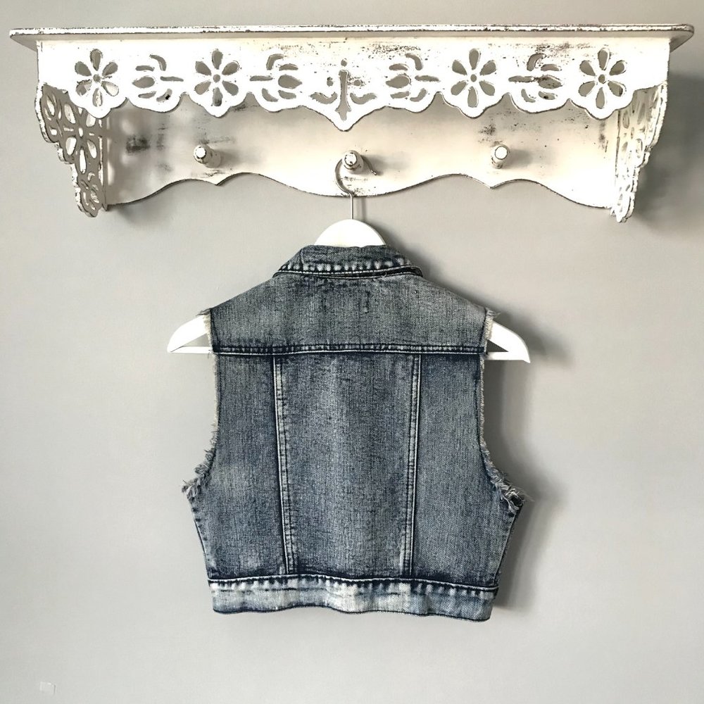 Cropped Acid Wash Denim Vest - Picture 5 of 6
